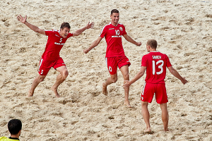 Сборная Беларуси по пляжному футболу победила итальянцев и вышла в финальную стадию ЧМ