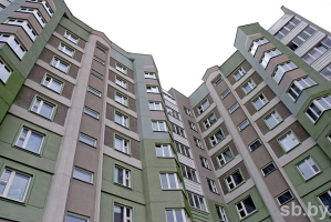 В Минске женщина погибла при падении с многоэтажки