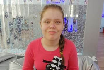 Жизнь 11-летней Ксении Холод проходит в постоянной борьбе с болезнью