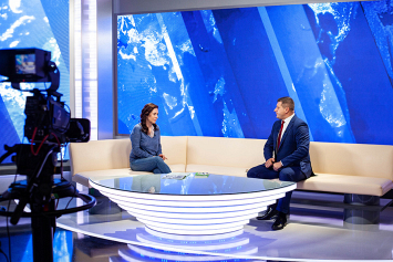 В новом телесезоне информационная программа «События» на «Беларусь 24» продолжает делать нашу страну ближе и понятней для иностранцев