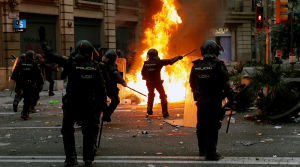 Фотофакт: протесты в Барселоне