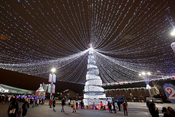 В Минске установят 30 новогодних елей