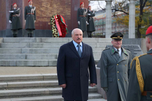 Лукашенко возложил венок к памятнику советским воинам-освободителям в Вене