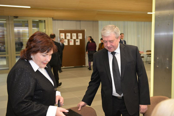 Владимир Семашко вместе с супругой проголосовал на участке в Москве