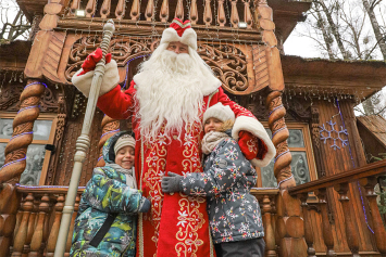Когда откроются и чем удивят гостей популярные резиденции Дедов Морозов страны