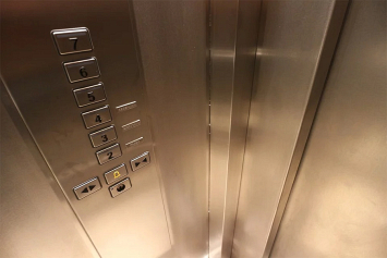 Сколько должны ремонтировать лифт?