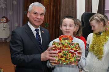 Владимир Андрейченко поддержал акцию «Наши дети» 