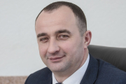 Председатель Узденского райисполкома Сергей Савицкий: «Нет ни одной деревни, где бы не строилось жилье»