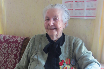 Ветеран войны Анна Кривоспицкая в 17 лет стала медсестрой военно-санитарного поезда, а в День Победы оставила свой автограф на Рейхстаге