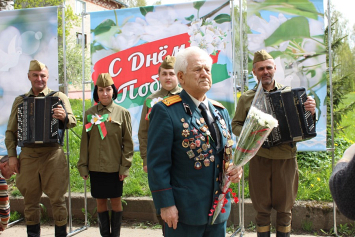 В Полоцке поздравили с Днем Победы подполковника в отставке Николая Сушкова