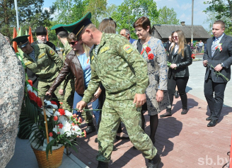 В Дрогичинском районе открыли памятный знак и парк в честь 75-летия Великой Победы 