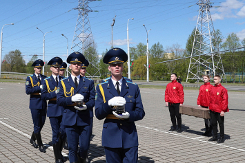 Президент принял участие в торжественной церемонии завершения акции «Во славу общей Победы», которая накануне 9 Мая прошла в Минске 