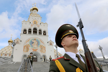 Через позывные своей истории суверенная Беларусь мирно смотрит на столетия вперед