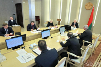 Меры поддержки экспорта белорусских товаров и услуг обсудили в Совете Республики