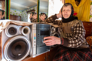 80-летний уникальный рушник, соления и музыка «Песняроў»: чем примечательно село в Горецком районе, получившее название в честь лесных великанов