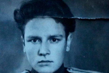  Родные партизана Михаила Скипора вспоминают о том, как он избежал казни карателей, мстил фашистам за смерть семьи, пускал под откос поезда и участвовал в боевых операциях