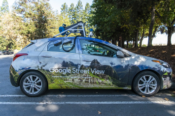Экс-сотрудника Google осудили за кражу технологий беспилотных авто