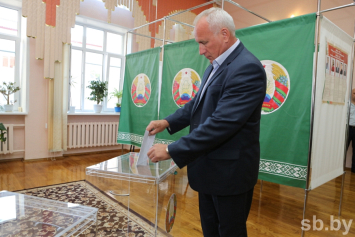 Николай Шерстнев на избирательном участке: все вторично, кроме мира и спокойствия