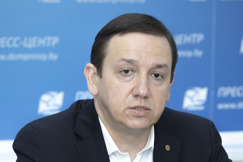 Перцов прокомментировал очереди на некоторых избирательных участках в Минске