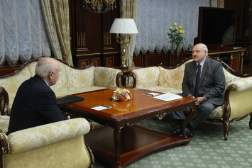 Лукашенко рассказал Сергею Лебедеву о ситуации в стране после закрытия избирательных участков