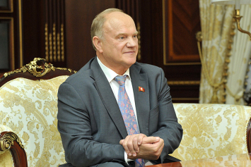 Зюганов уверен, что богатейший политический опыт Лукашенко поможет вести Беларусь верным курсом