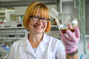 «Не нужно бояться сложных проектов»: Ксения Гилевская — о нанотехнологиях в медицине, методах зеленой химии и школьниках в науке