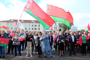 В Столине митинг "За Беларусь!" объединил людей разных поколений