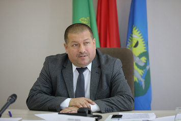 Помощник Президента Анатолий Линевич провел прием граждан в Шумилинском районе