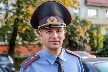 «Желание помогать людям было всегда»: один день с участковым инспектором Игорем Мискевичем