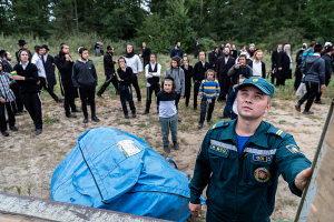 Белорусы создали для хасидов палаточный лагерь на границе