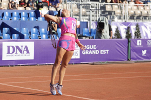 Соболенко вышла в четвертьфинал турнира в Страсбурге 