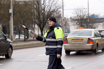 В Минском районе на участке автодороги Р-23 сегодня временно ограничат движение