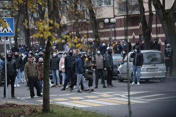 Воскресный репортаж: на улицы Минска вышли радикалы, заряженные на насилие