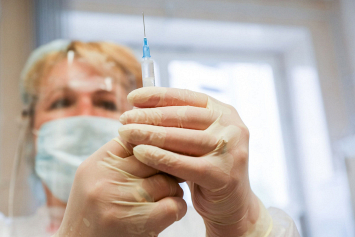 В разных уголках мира начинается массовая вакцинация от коронавируса. Идет к этому и Беларусь
