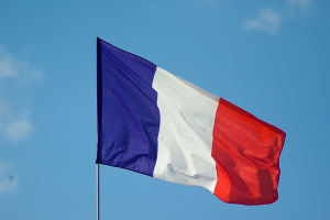 Во Франции мужчина в результате стрельбы убил трех жандармов