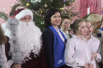 Подарки и помощь с трудоустройством: Белорусский союз женщин навестил воспитанниц спецучилища