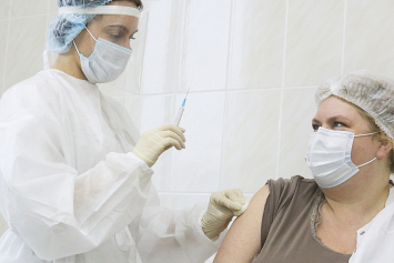 Как в Минской области идет вакцинация медиков от коронавируса