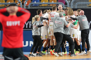 Сборная Дании стала первым полуфиналистом чемпионата мира по гандболу