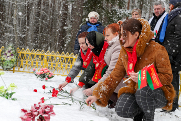 В Пуховичском районе почтили память сожженной карателями деревни Березянка