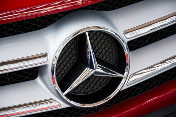 Mercedes-Benz временно не будет производить автомобили в Бразилии из-за новой волны коронавируса