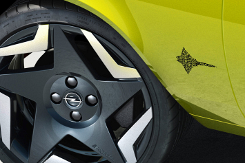 Opel продолжает цифровизацию бренда: компания заменит шильдики на кузове авто на QR-коды