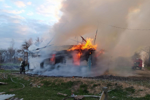 В Мядельском районе подросток спас младшего брата из горящего дома