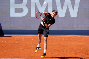 Ивашко обыграл шестую ракетку мира в четвертьфинале турнира в Германии