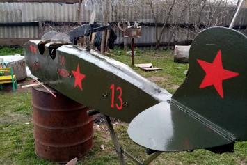 Житель Добрушского района ко Дню Победы создает макет боевого самолета
