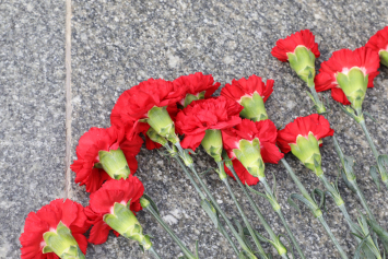 Возложение цветов и венков к монументу Победы в Минске – прямая трансляция