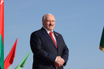 Лукашенко: пусть наши символы будут залогом единства и согласия