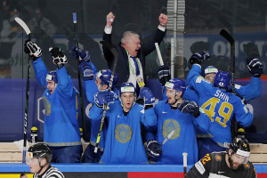 Казахстанцы победили немцев в матче предварительной стадии хоккейного ЧМ