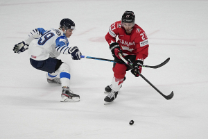 Канадцы уступили сборной Финляндии по буллитам, но сохранили шансы на выход в плей-офф ЧМ по хоккею