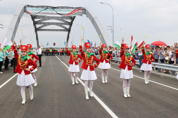 По традиции к празднику белорусы получили социально значимые трудовые подарки
