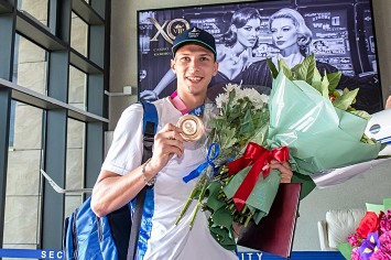  В Минске встретили бронзового призера Игр в Токио Максима Недосекова 